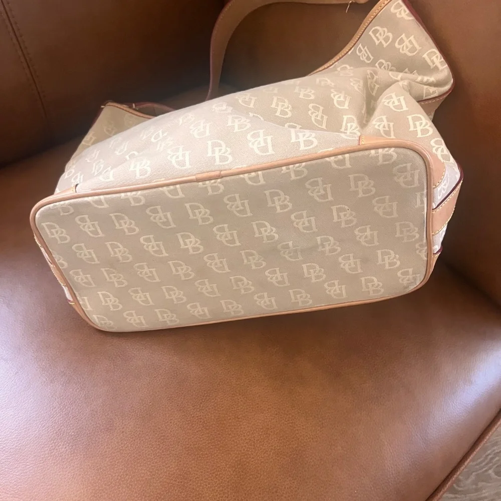 Dooney & Bourke  Anniversary Monogram Tote Shoulder Bag LARGE - Picture 4 of 16